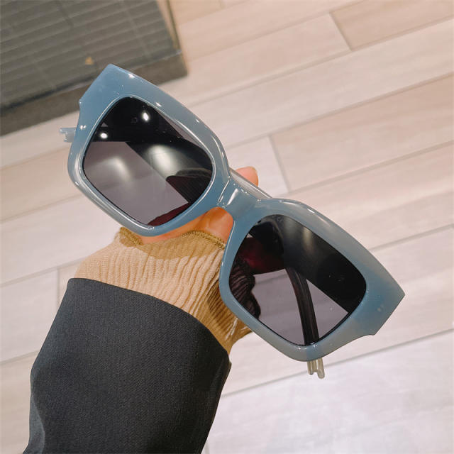 2023 New Vintage Y2K European and American Spicy Girl Sunglasses Textured Metal Silver Contrast Street Punk Box Sunglasses
